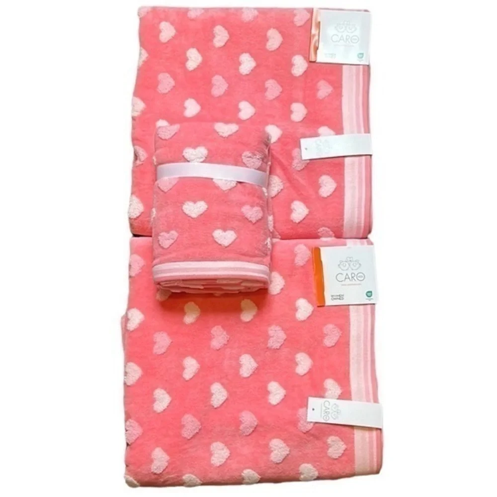 Caro ‘Hearts’ Bath & Hand Towel Set (2). NWT. Firm!